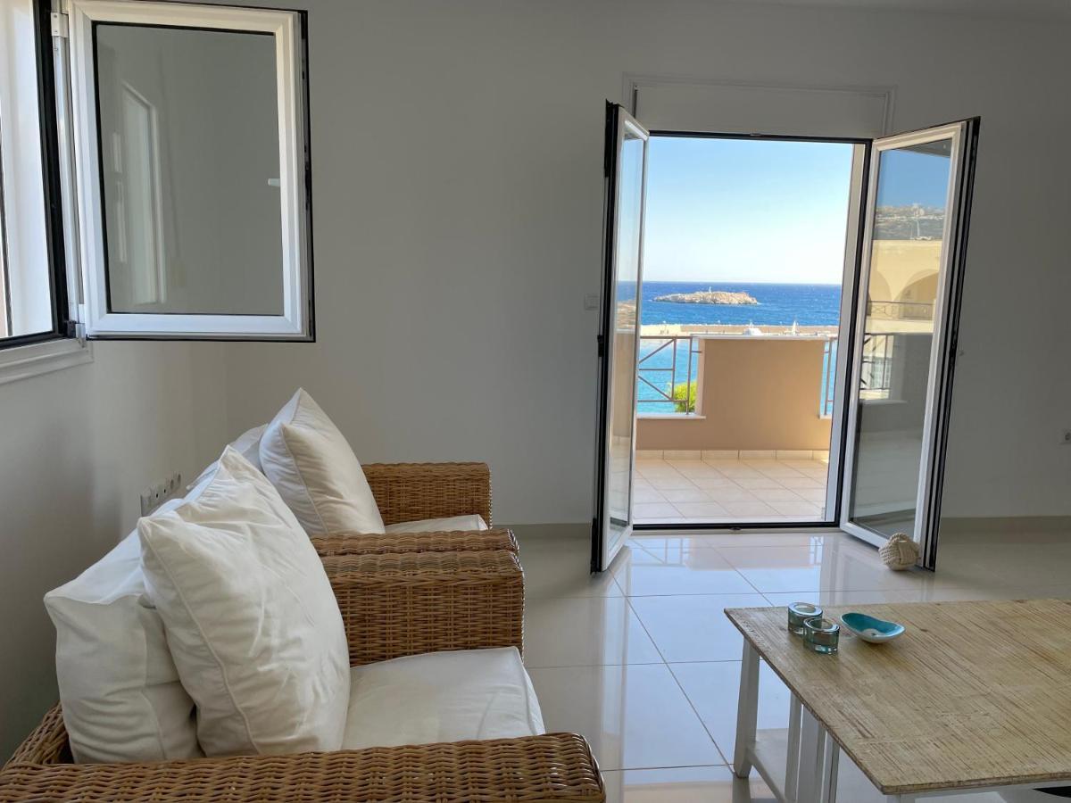 Locals Apartment Karpathos エクステリア 写真