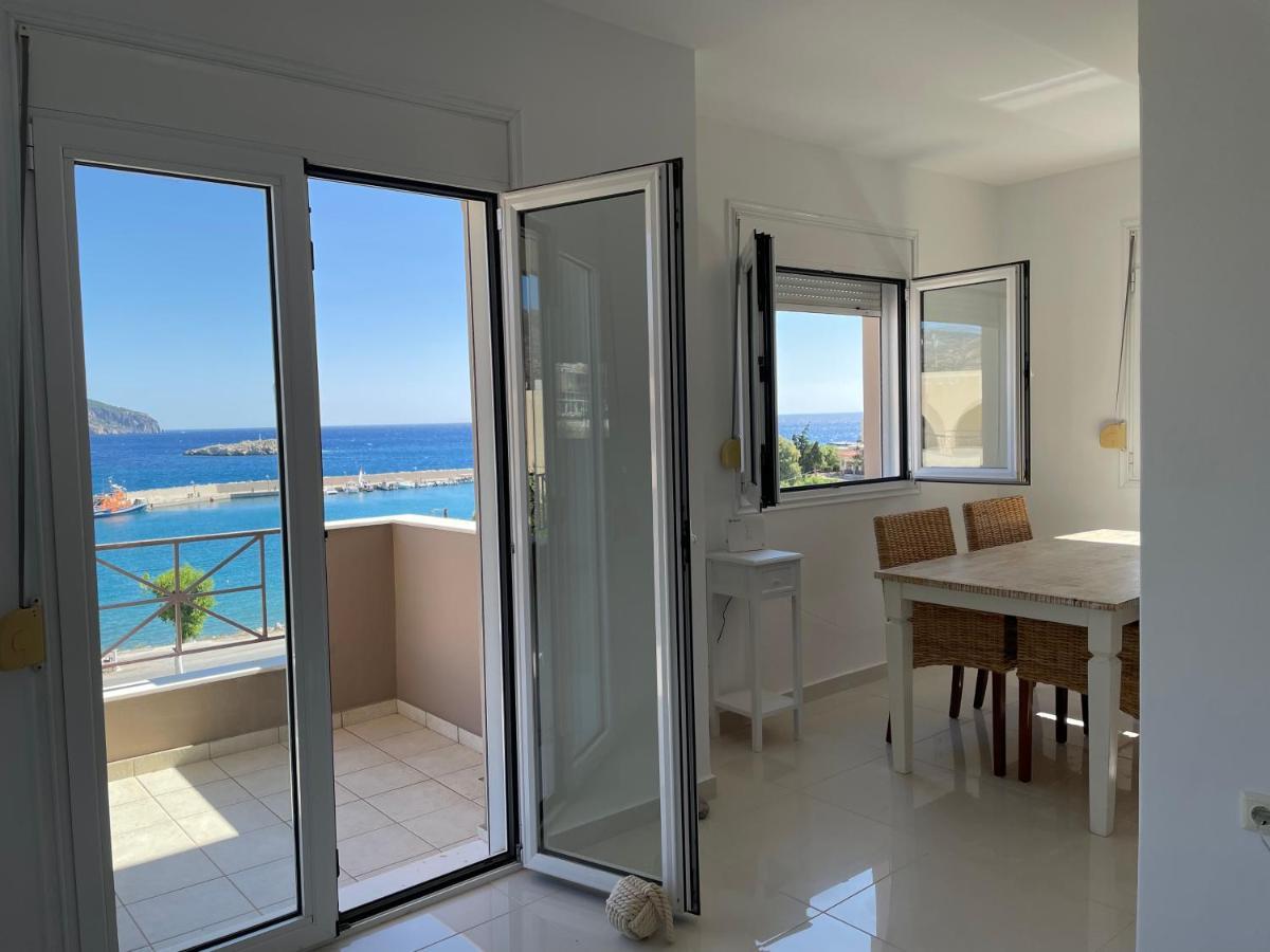 Locals Apartment Karpathos エクステリア 写真